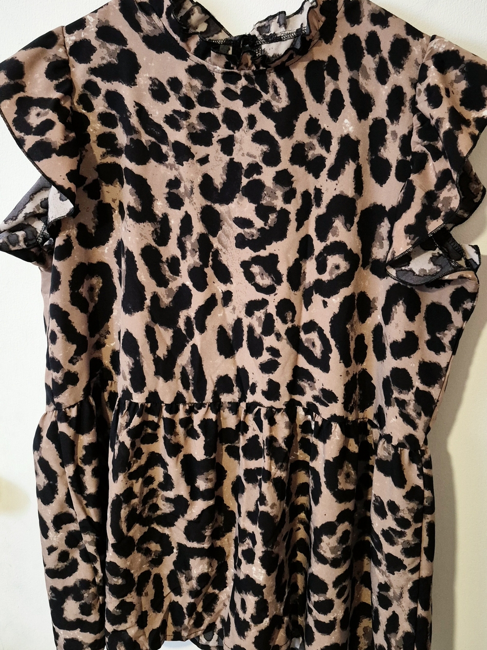 Womans (LG) Leopard Print Ruffle Sleeve in Tan and Black Babydoll Top